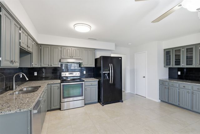 250 Creekside Lane, Coppell, TX 75019