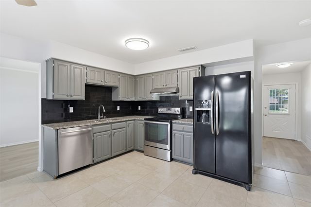250 Creekside Lane, Coppell, TX 75019