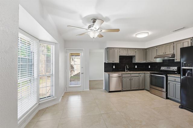 250 Creekside Lane, Coppell, TX 75019