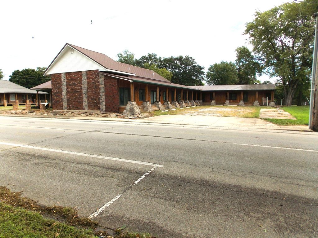 Image 1 of property listing at 223 N BROADWAY Street, Centralia, IL 62801