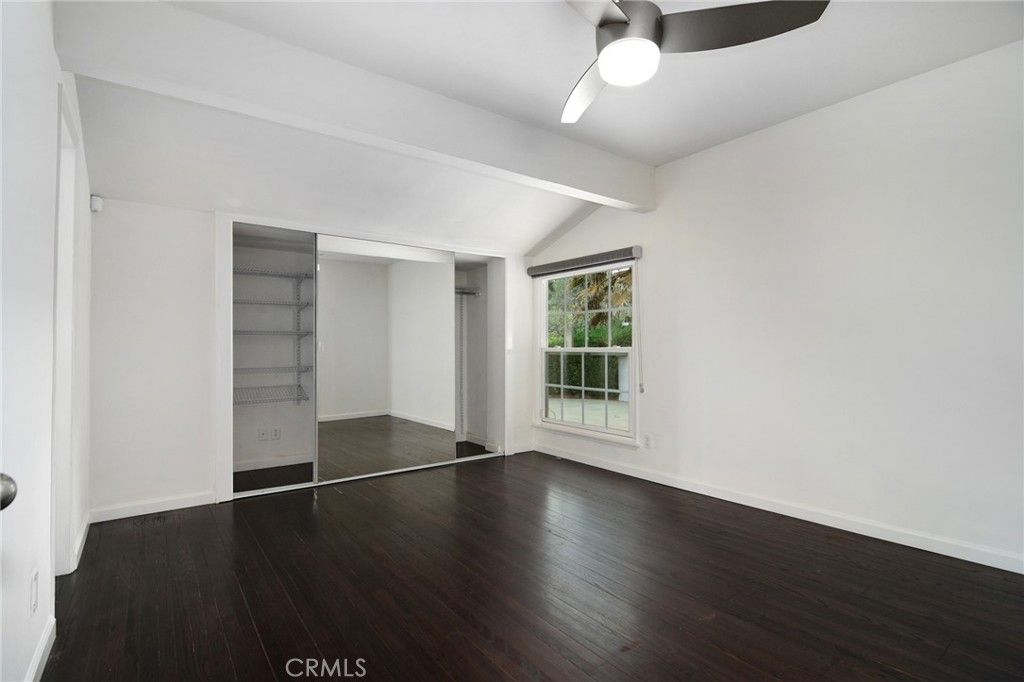 Image 18 of property listing at 22029 Mulholland Way, Woodland Hills, CA 91364