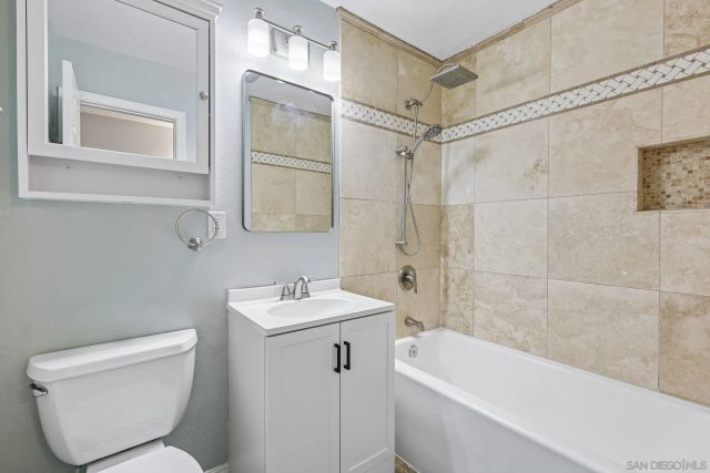 9308 Lake Canyon Rd, Santee, CA 92071