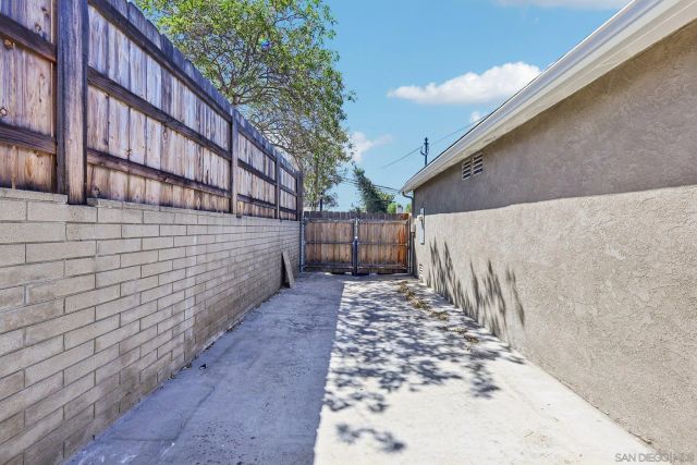 9308 Lake Canyon Rd, Santee, CA 92071