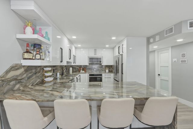 6039 Collins Avenue 609, Miami Beach, FL 33140