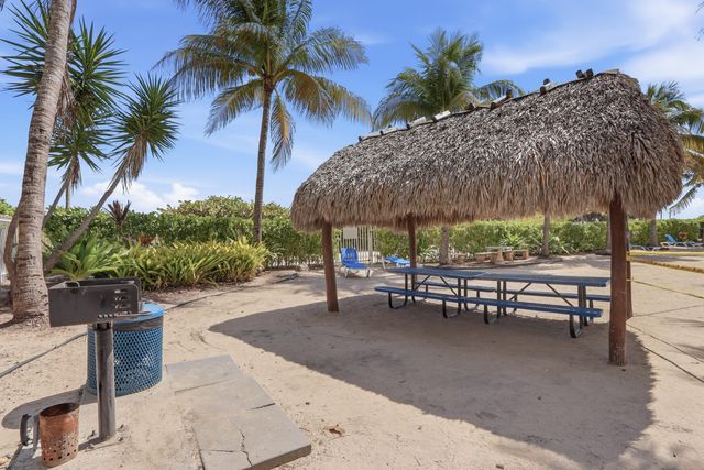 6039 Collins Avenue 609, Miami Beach, FL 33140