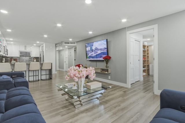 6039 Collins Avenue 609, Miami Beach, FL 33140