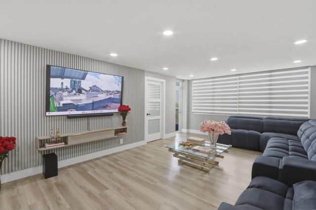 6039 Collins Avenue 609, Miami Beach, FL 33140