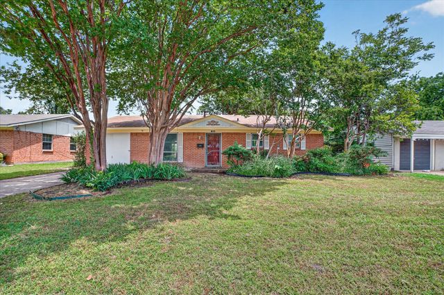 204 Island Drive, Richardson, TX 75081