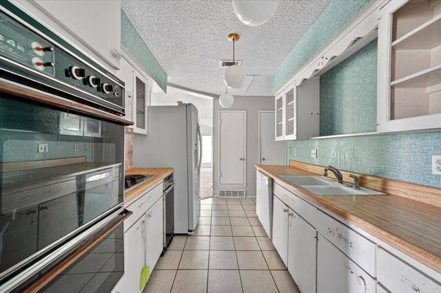 204 Island Drive, Richardson, TX 75081