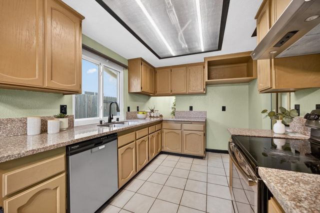 4345 Armadale Way, Sacramento, CA 95823