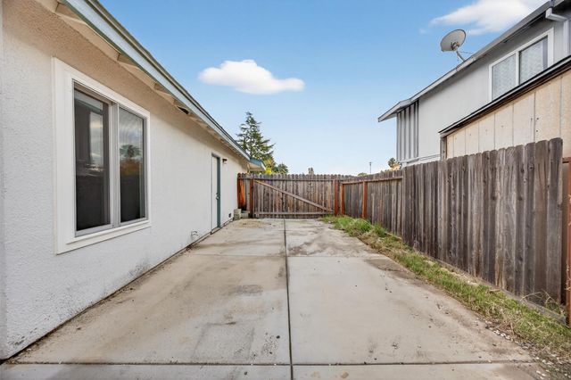 4345 Armadale Way, Sacramento, CA 95823