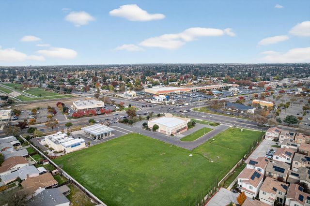 4345 Armadale Way, Sacramento, CA 95823