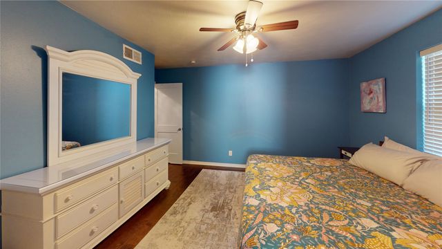 8257 Stony Creek Drive, Dallas, TX 75228