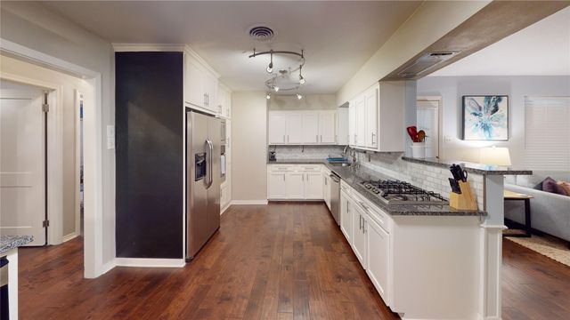 8257 Stony Creek Drive, Dallas, TX 75228