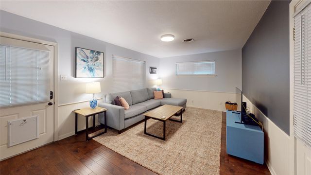 8257 Stony Creek Drive, Dallas, TX 75228