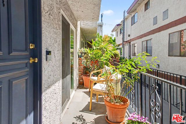2248 S Bentley Avenue 2, Los Angeles, CA 90064