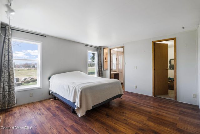 300 Sunny Shadows Lane, Sandpoint, ID 83864