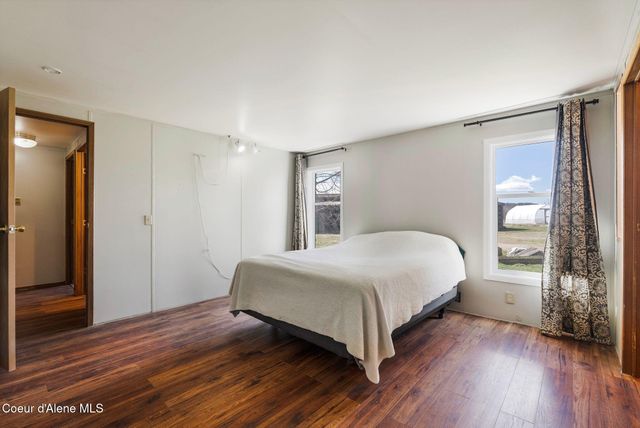 300 Sunny Shadows Lane, Sandpoint, ID 83864