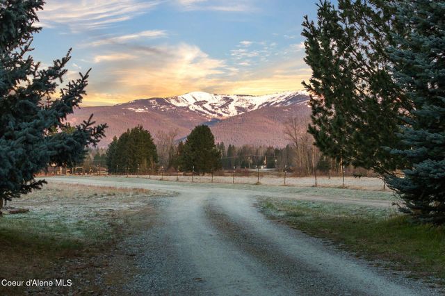 300 Sunny Shadows Lane, Sandpoint, ID 83864