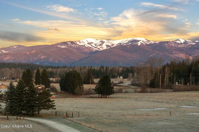 300 Sunny Shadows Lane, Sandpoint, ID 83864