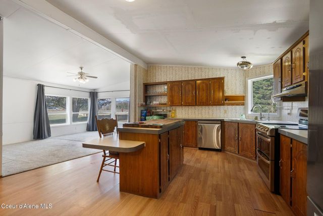 300 Sunny Shadows Lane, Sandpoint, ID 83864