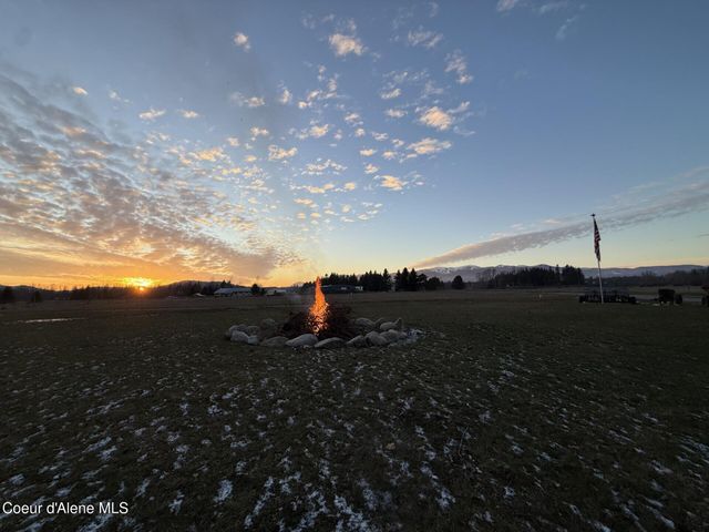 300 Sunny Shadows Lane, Sandpoint, ID 83864