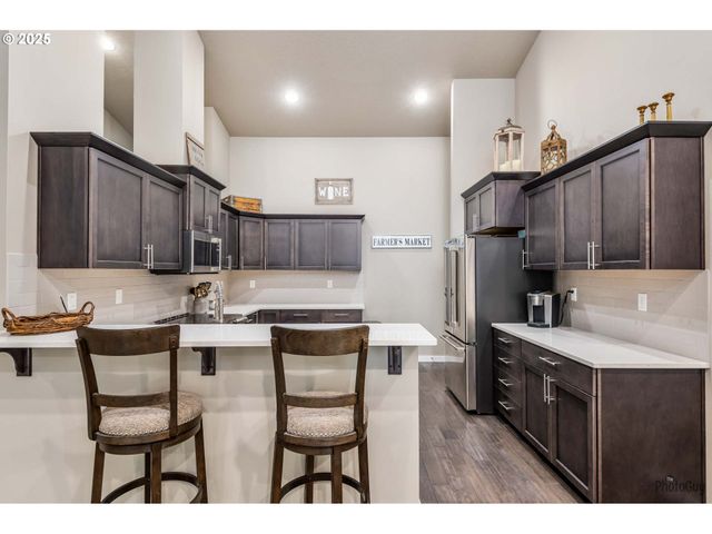 88454 SPROAT RANCH Rd, Veneta, OR 97487