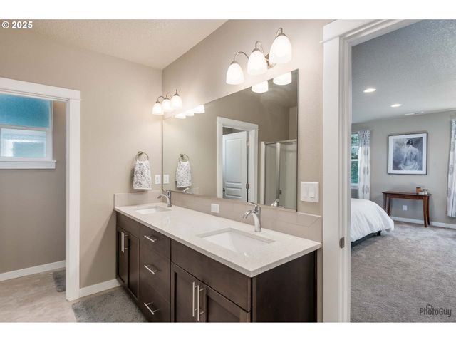 88454 SPROAT RANCH Rd, Veneta, OR 97487