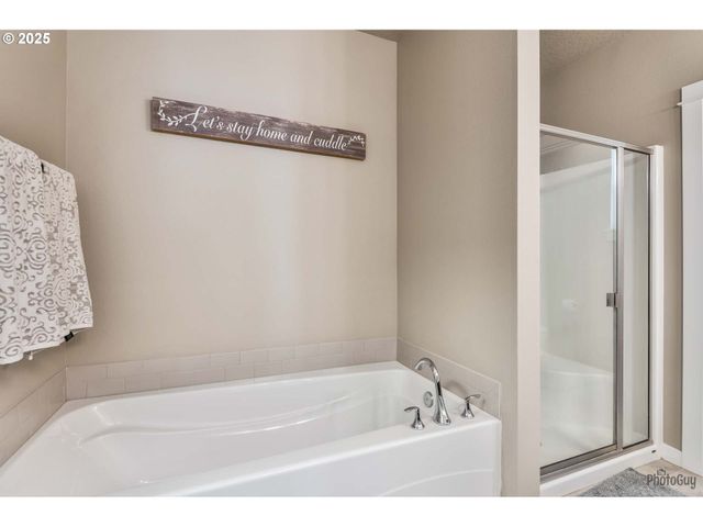 88454 SPROAT RANCH Rd, Veneta, OR 97487