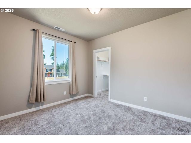 88454 SPROAT RANCH Rd, Veneta, OR 97487