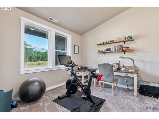 88454 SPROAT RANCH Rd, Veneta, OR 97487