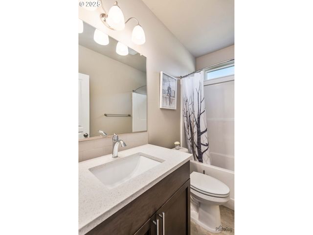 88454 SPROAT RANCH Rd, Veneta, OR 97487