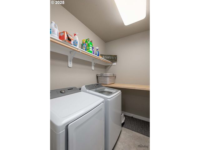 88454 SPROAT RANCH Rd, Veneta, OR 97487