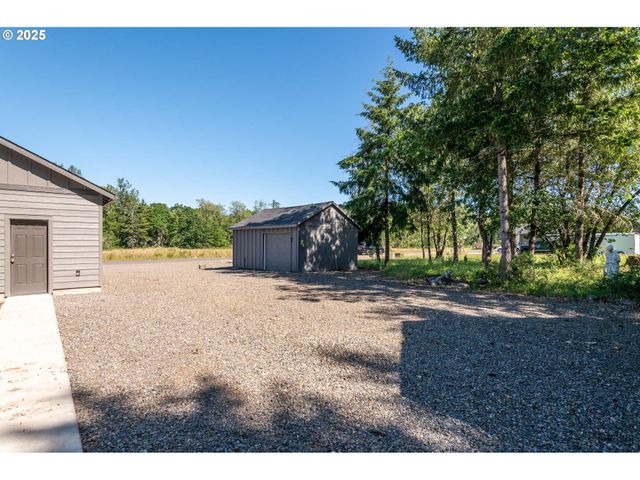 88454 SPROAT RANCH Rd, Veneta, OR 97487