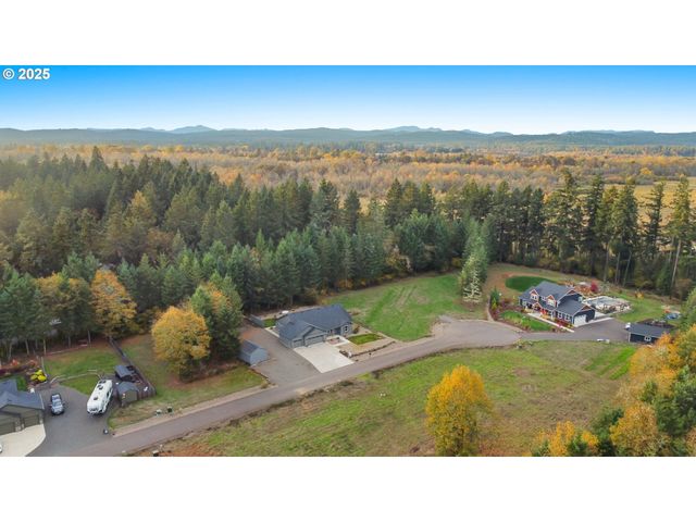 88454 SPROAT RANCH Rd, Veneta, OR 97487