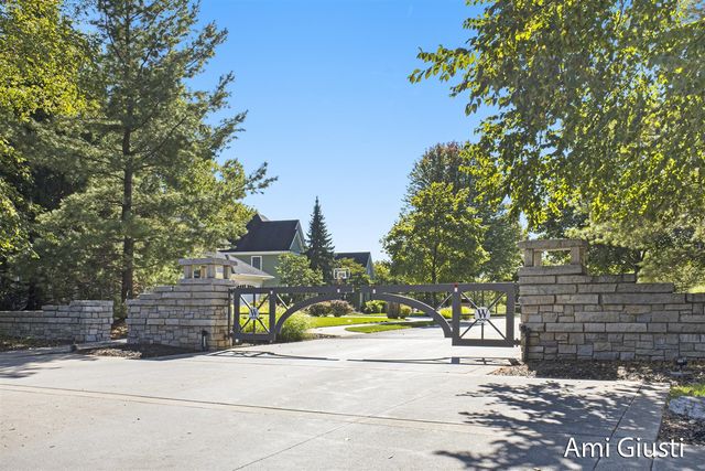 5365 Prairie Home Drive, Grand Rapids, MI 49546