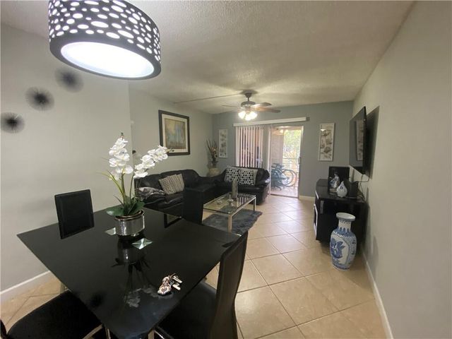 4374 NW 9th Avenue 17-3b, Deerfield Beach, FL 33064