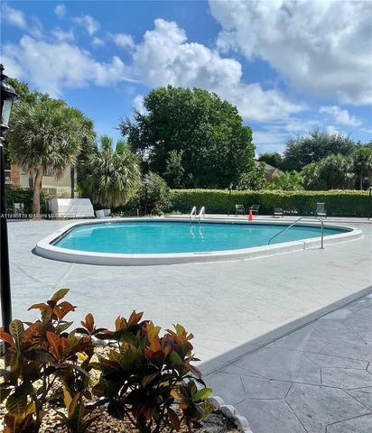 4374 NW 9th Avenue 17-3b, Deerfield Beach, FL 33064