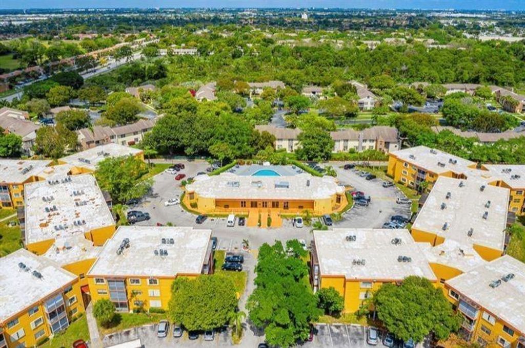 4374 NW 9th Avenue 17-3b, Deerfield Beach, FL 33064