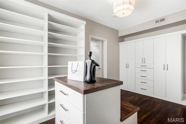 5510 Waterman Boulevard 602, St Louis, MO 63112