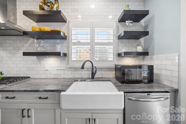 132 Tenth Green Court, Statesville, NC 28677