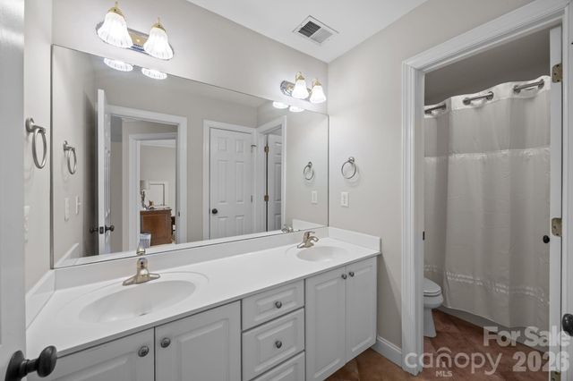 132 Tenth Green Court, Statesville, NC 28677