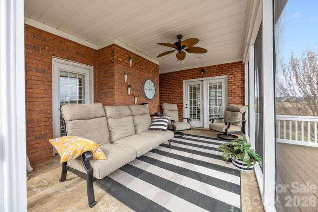 132 Tenth Green Court, Statesville, NC 28677