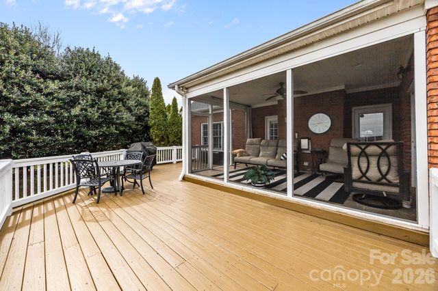 132 Tenth Green Court, Statesville, NC 28677