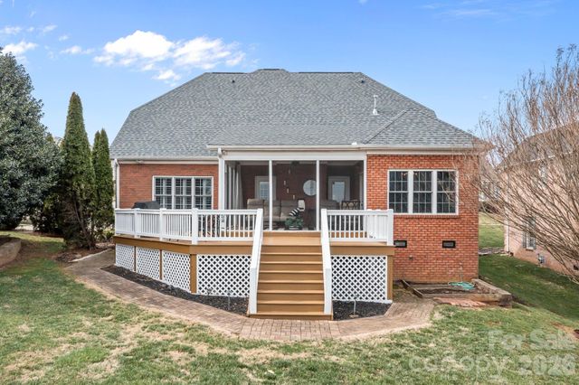 132 Tenth Green Court, Statesville, NC 28677