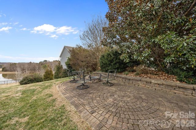 132 Tenth Green Court, Statesville, NC 28677