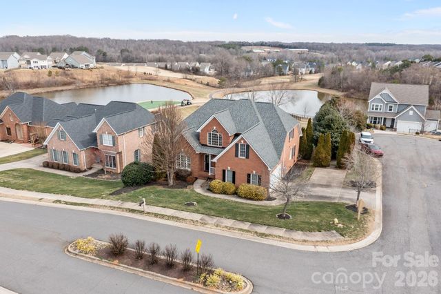 132 Tenth Green Court, Statesville, NC 28677