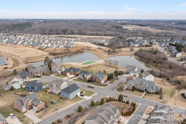 132 Tenth Green Court, Statesville, NC 28677