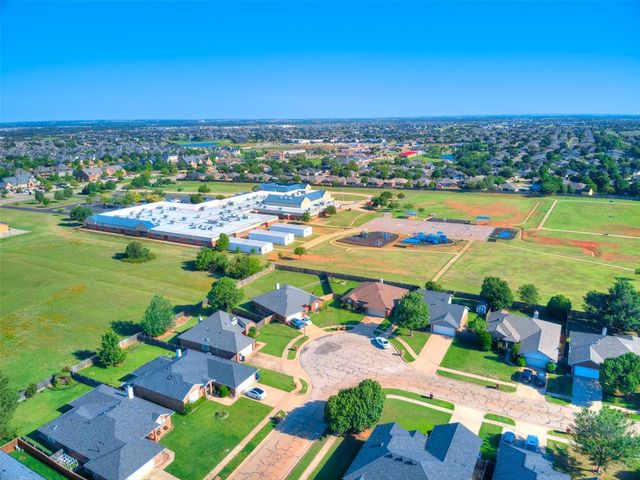 2717 NW 159th Street, Edmond, OK 73013