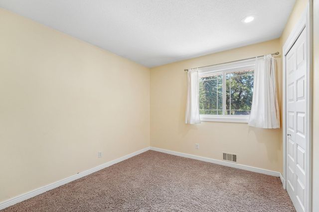 7132 Courtly Road, Woodbury, MN 55125